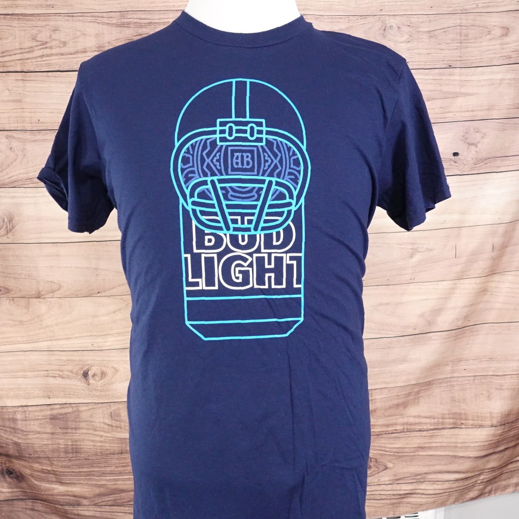 Hanes Bud Light Beer Promo Football Helmet Blue Short Sleeve T-Shirt SZ L Hanes Unisex Adult Cotton Crew Neck 21.5" Pit to Pit 29" Vintage? No (not vintage) Size US L / EU 52-54 / 3 - 2 Thumbnail