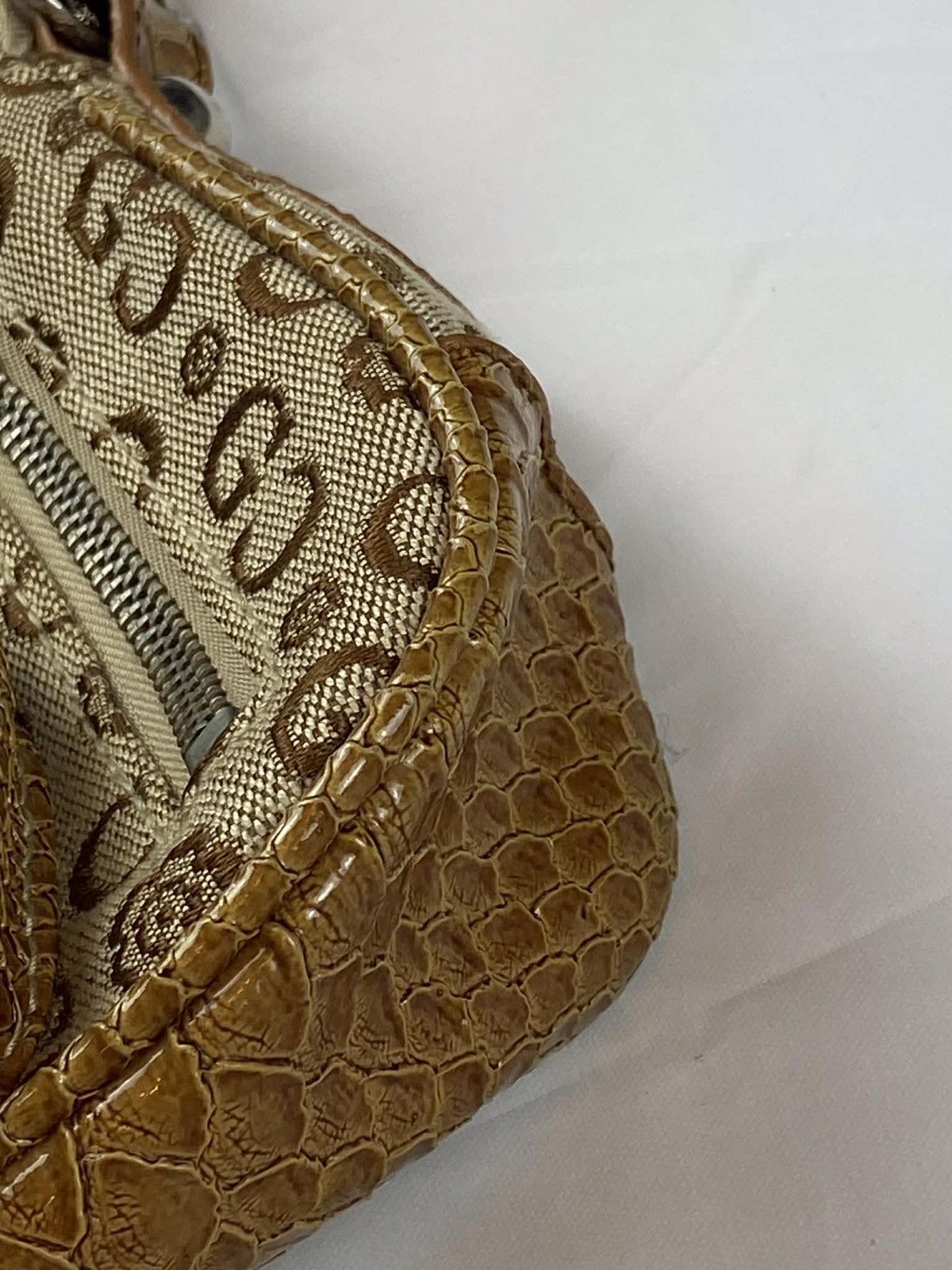 Guess Guess Vintage Shoulder Bag – Beige/Gold – Rare Size ONE SIZE - 4 Thumbnail