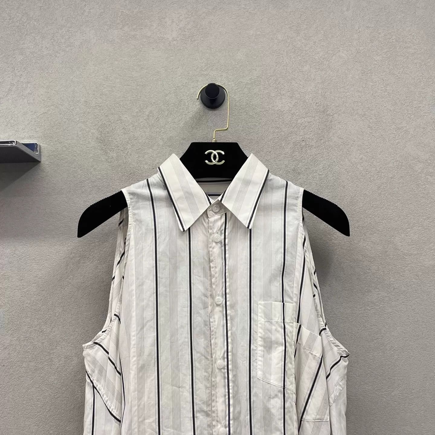 Maison Margiela Maison Margiela Off-the-shoulder Classic Stripe 38 Shirt Size XS / US 0-2 / IT 36-38 - 4 Thumbnail
