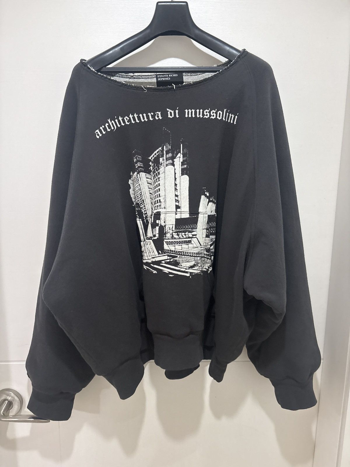 Mussolini crewneck L