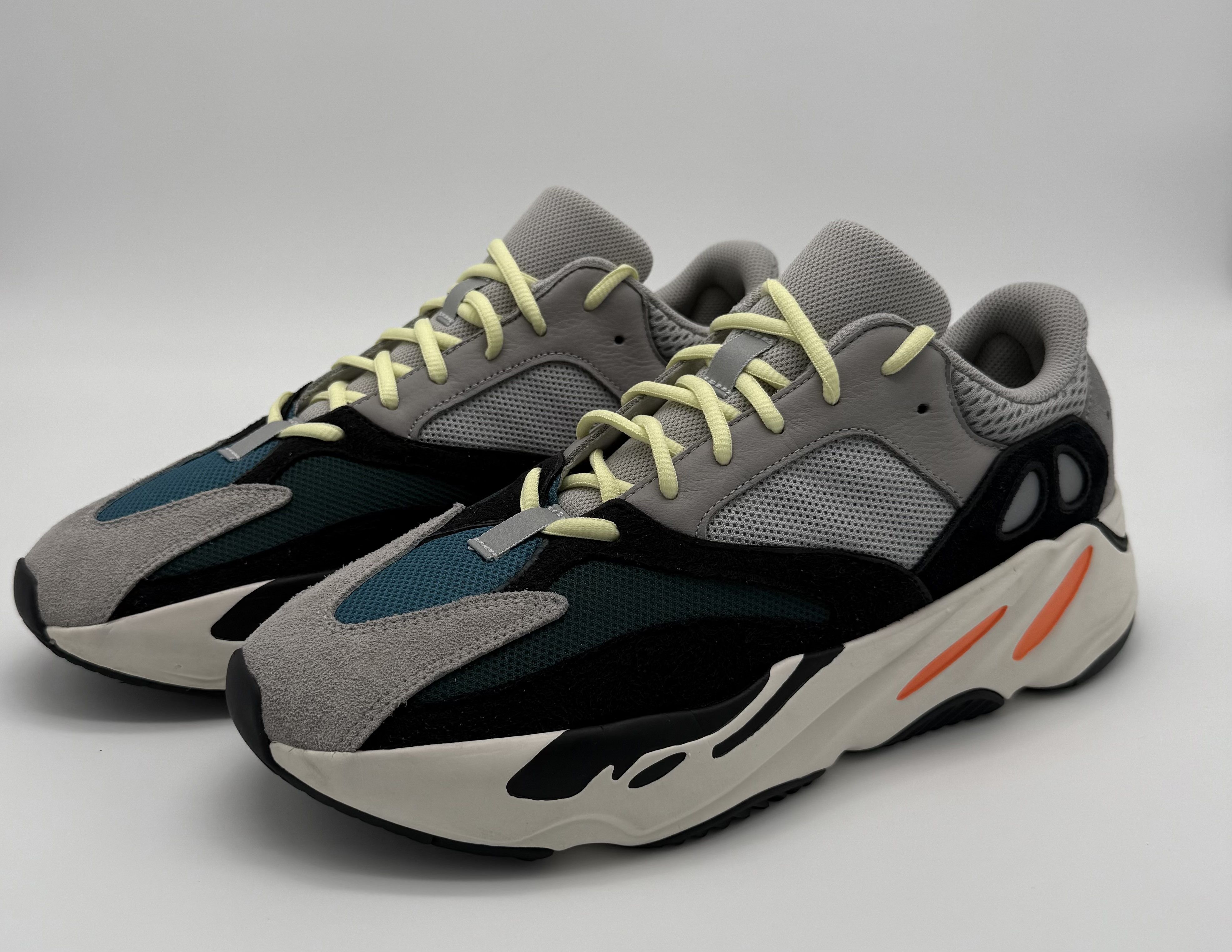 Yeezy Yeezy Boost 700 Wave Runner Size US 12 / EU 45 - 8 Thumbnail