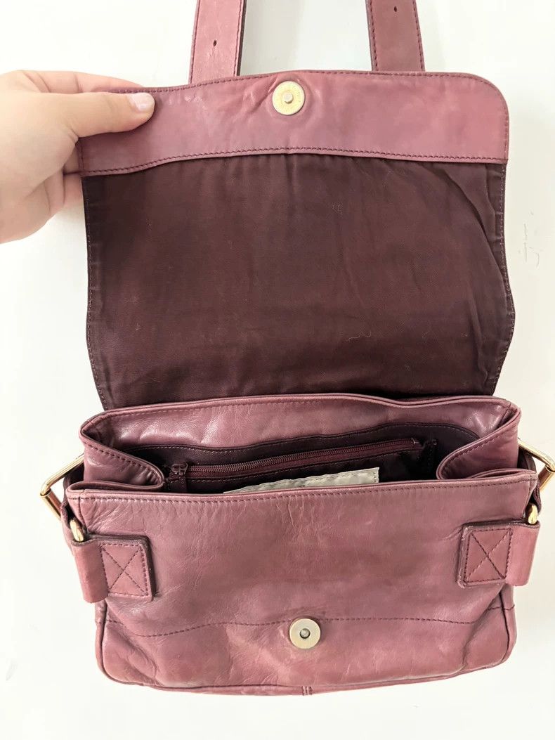 Vivienne Westwood Vivienne Westwood Rose red Saturn embossed postman's bag Size ONE SIZE - 7 Thumbnail