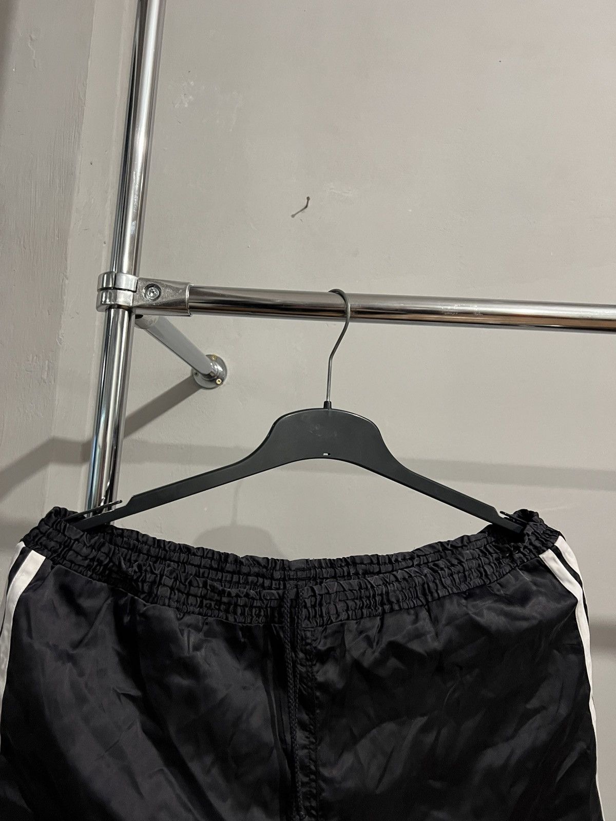 Adidas ADIDAS VINTAGE GLANZ SPRINTER MENS RETRO SHORTS SIZE L Black Size US 40 / EU 56 - 3 Thumbnail