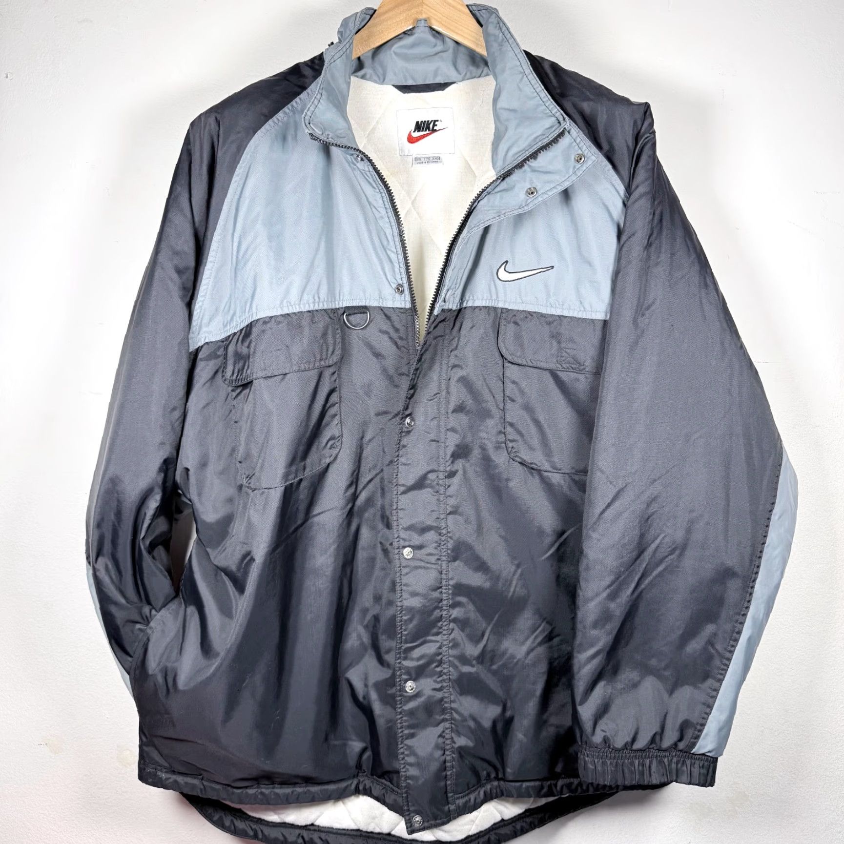 Nike VINTAGE Nike Puffer Jacket Gray Blue Spellout Logo Full Zip Coat Men 2XL 90s Logo Casual Travel Outdoors Mens Size US XXL / EU 58 / 5 - 5 Thumbnail