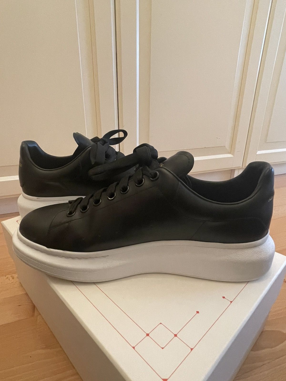 Alexander McQueen Alexander McQueen Men’s Oversized Sneaker in Black Size US 11 / EU 44 - 5 Thumbnail