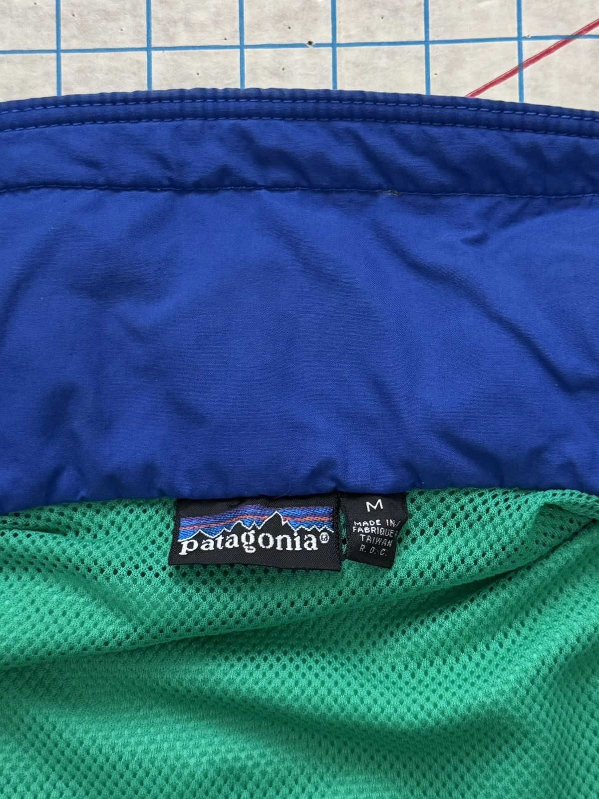 Patagonia Vintage Patagonia Faded Green Shell Jacket Size Medium Size US M / EU 48-50 / 2 - 9 Thumbnail