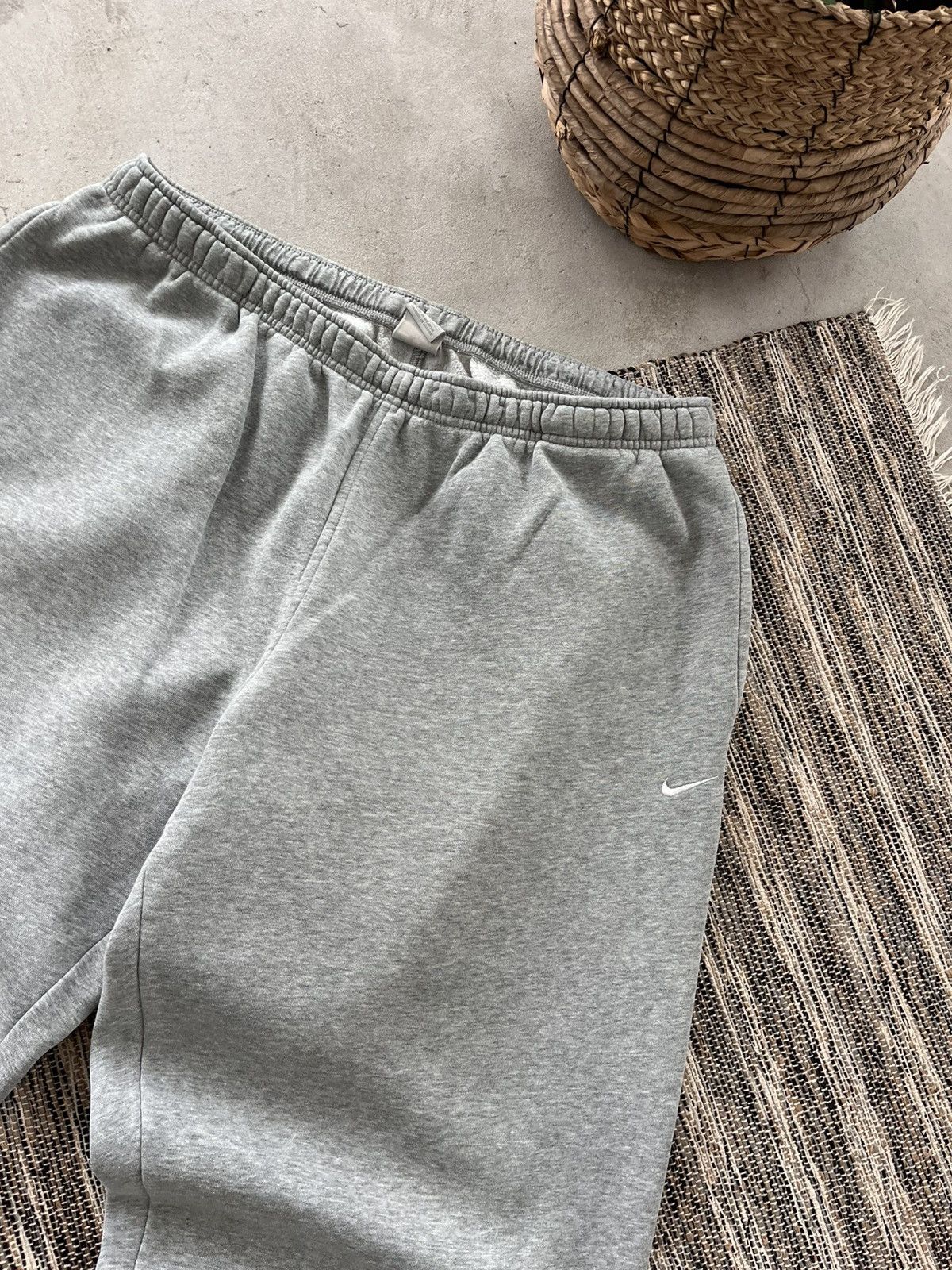 Nike 00s Vintage Nike Grey Sportswear Baggy Sweatpants Y2K Size US 38 / EU 54 - 4 Thumbnail