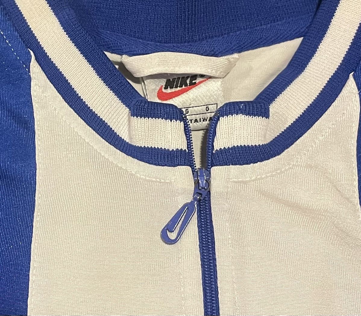Nike Vintage 90s Nike Blue Center Swoosh Jersey Men’s Size Large Size US L / EU 52-54 / 3 - 7 Thumbnail