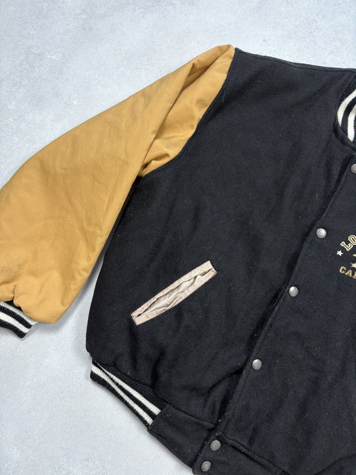 Vintage Vintage Los Angeles Lakers Varsity Bomber Jacket Wool UK Size US M / EU 48-50 / 2 - 4 Thumbnail