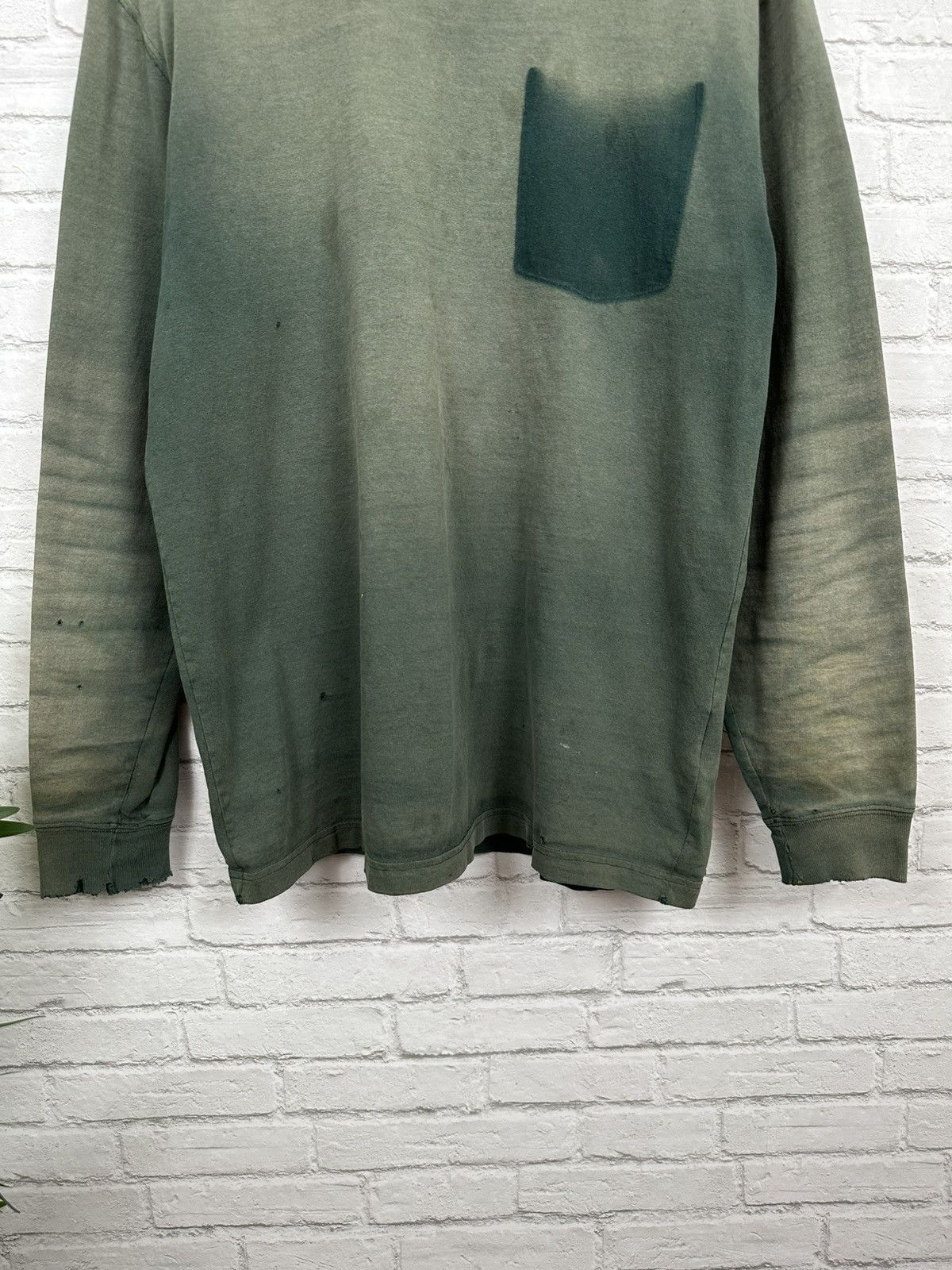 Carhartt (M) BEAUTIFUL FADED THRASHED Carhartt Longsleeve Tee Size US M / EU 48-50 / 2 - 6 Thumbnail