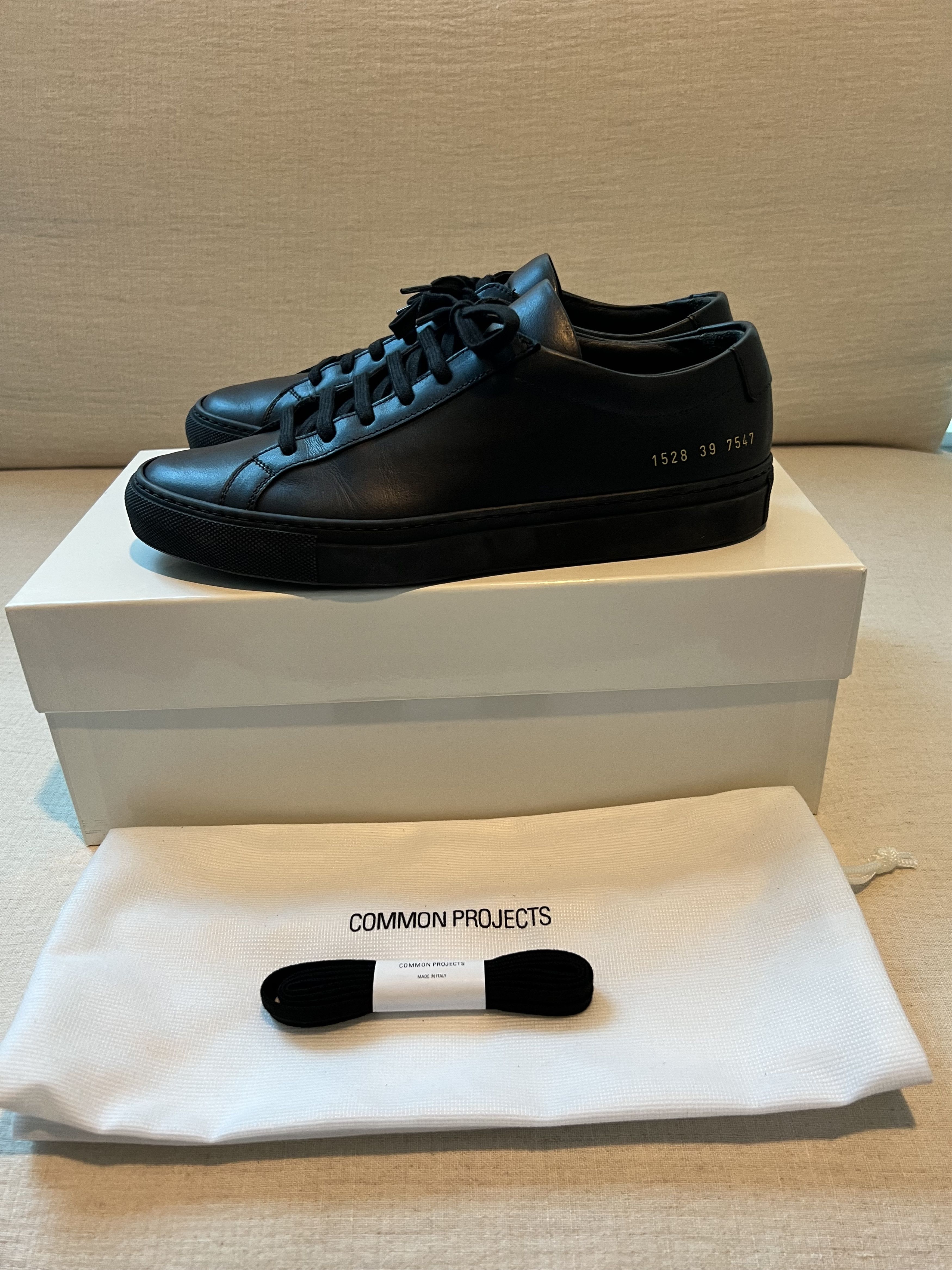 Common Projects Common Projects Original Achilles Low Size US 6 / EU 39 - 1 Thumbnail