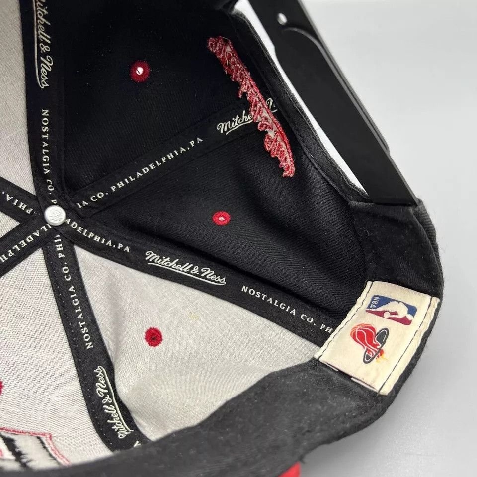 Mitchell & Ness Miami Heat Hat Men Mitchell & Ness NBA Snap Back Cap Size ONE SIZE - 7 Thumbnail
