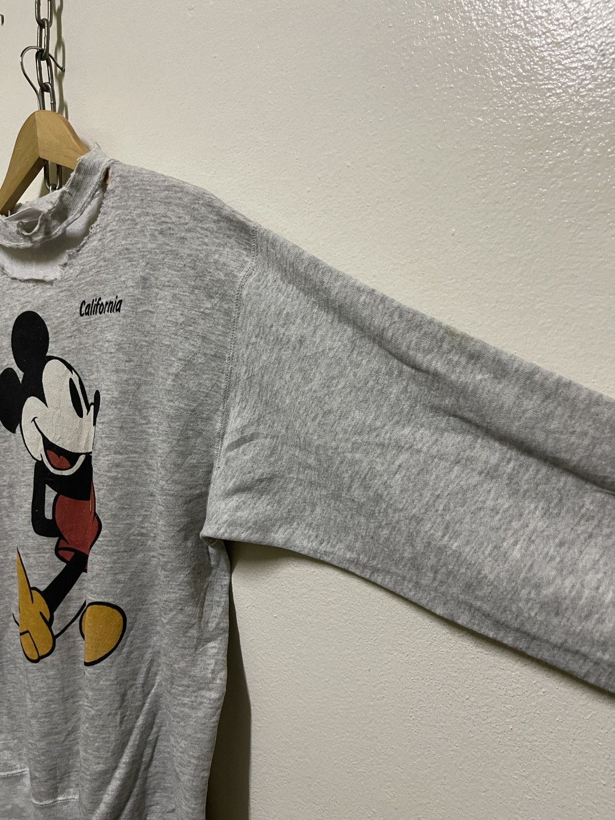 Disney × Mickey Mouse × Vintage Vintage Mickey Mouse Disney Distressed Sweatshirt Size US L / EU 52-54 / 3 - 9 Thumbnail