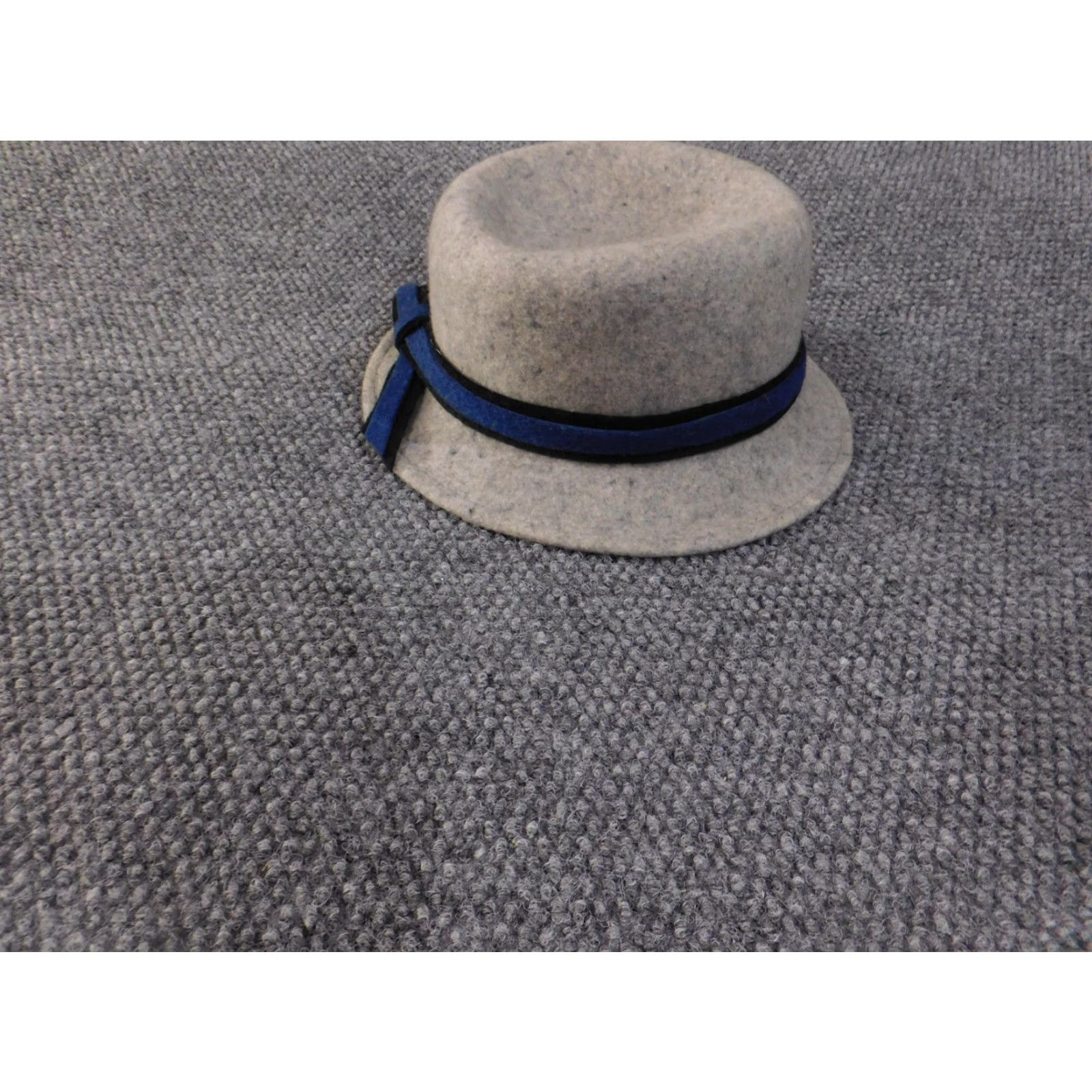 Brooks Brothers VINTAGE Brooks Brothers Hat Pork Pie Gray Blue Ribbon Bow Felt Short Brim Dress Mens Size US 35 - 3 Thumbnail