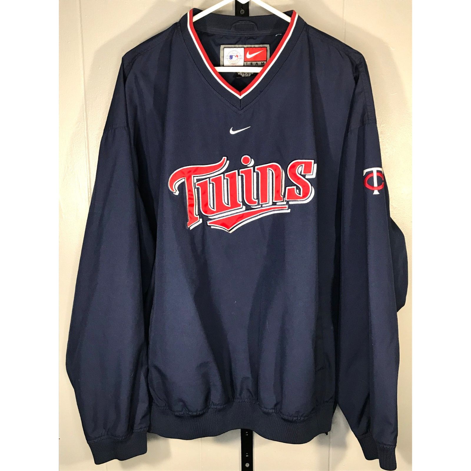 Nike Vtg Nike MLB Minnesota Twins Jacket Center Swoosh Pullover W Size US XL / EU 56 / 4 - 1 Thumbnail