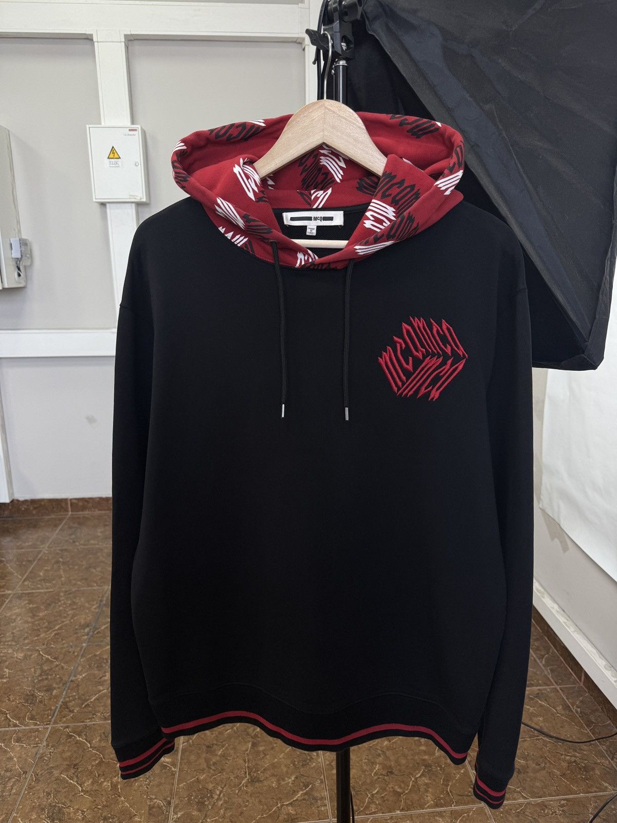 Alexander McQueen 🇮🇹 Y2K Alexander McQueen MCQ Black Hoodie Rare Retro Size US XL / EU 56 / 4 - 1 Thumbnail