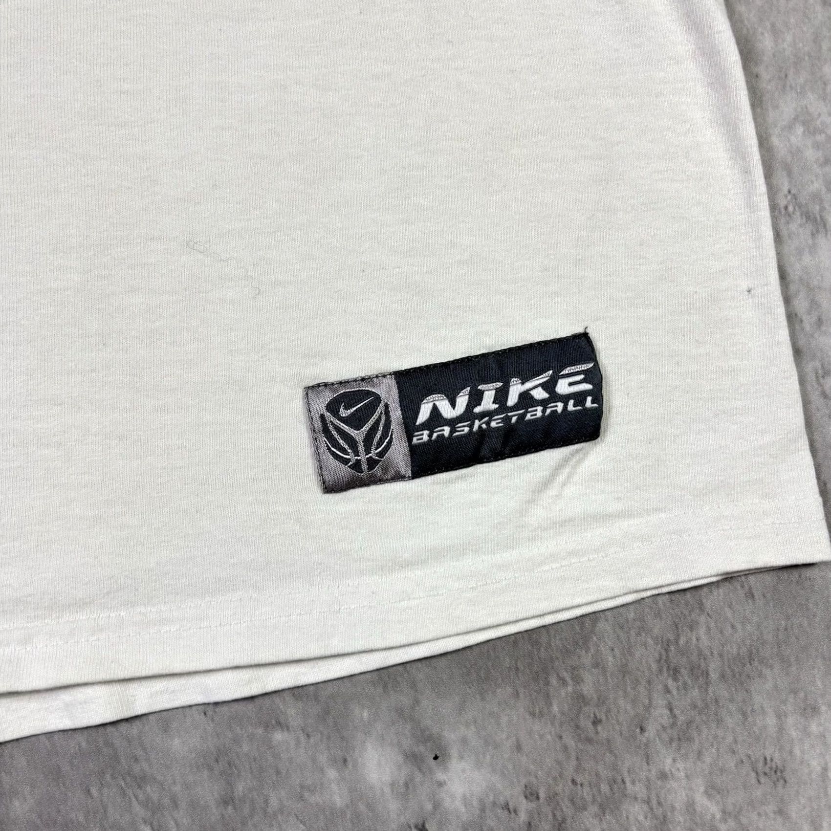 Nike VINTAGE Nike Basketball T Shirt Sleevless White Center Swoosh 2XL 90s Mens Crew Neck Graphic Print Regular Size US XXL / EU 58 / 5 - 3 Thumbnail
