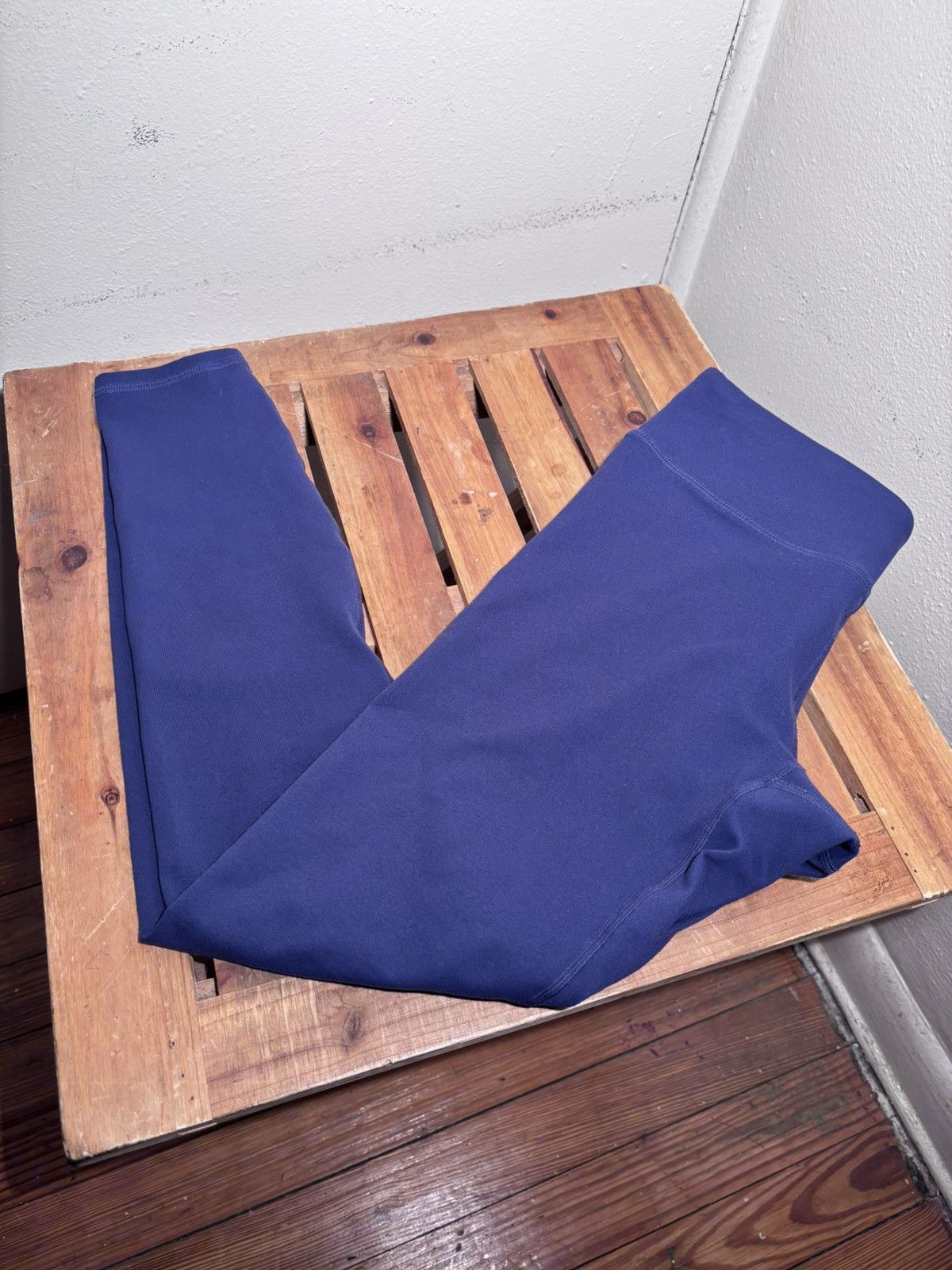 Fabletics Powerhold by Fabletics Leggings Size 27" / US 4 / IT 40 - 1 Thumbnail