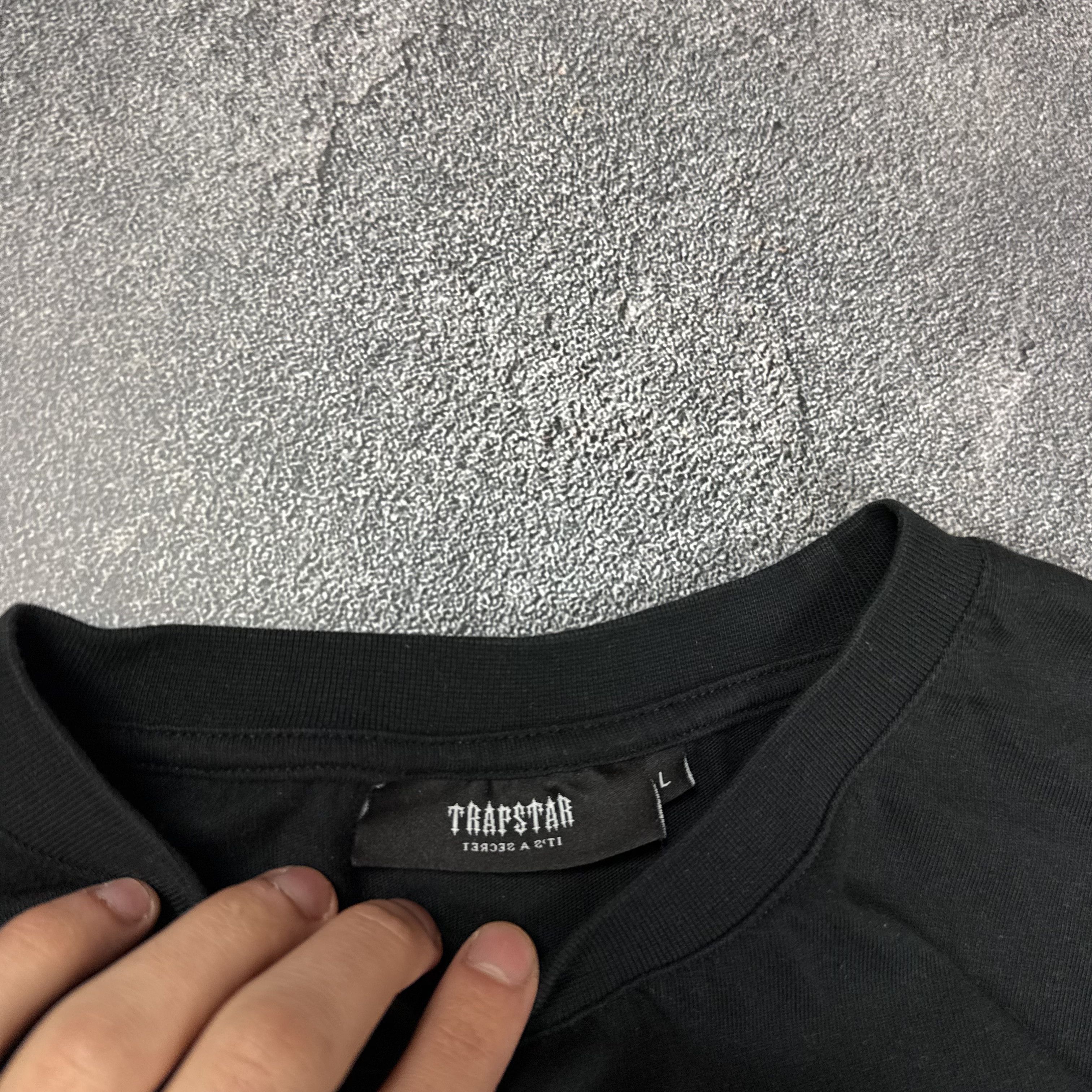 Trapstar London Trapstar black t-shirt with logo pink 2022 graphic project Size US L / EU 52-54 / 3 - 3 Thumbnail