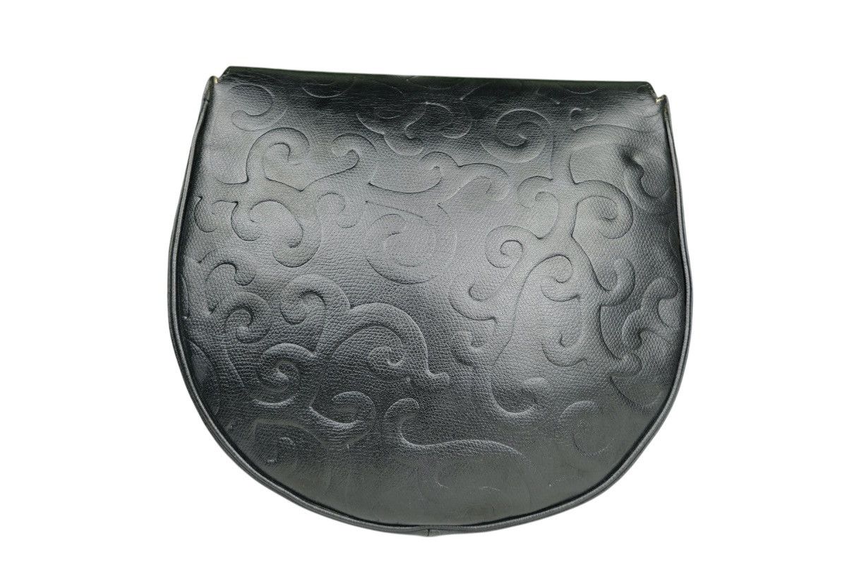 Yves Saint Laurent Authentic vintage ysl Arabesque Pattern Shoulder Bag Leather Size ONE SIZE - 4 Thumbnail