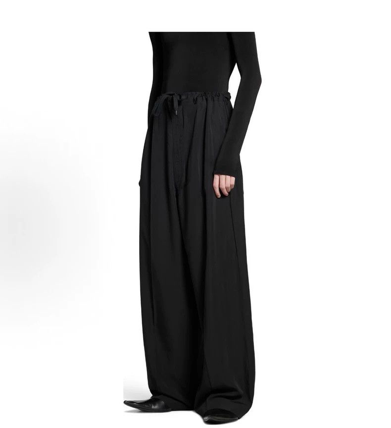 Balenciaga Balenciaga size S Solid high-waisted slacks with loose lace Size US 27 - 7 Thumbnail