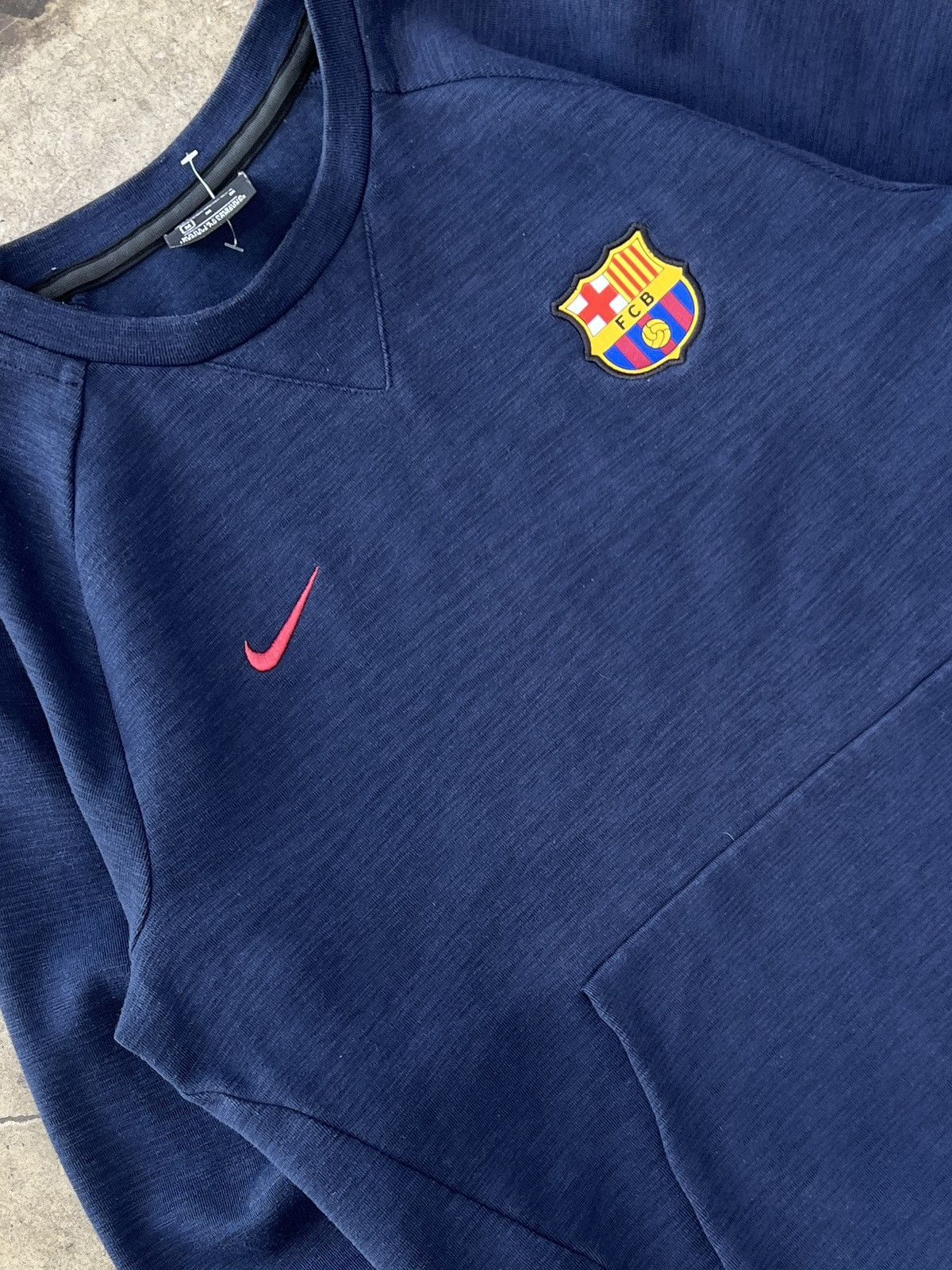 Nike FCB Barcelona Soccer Futbol Crewneck Medium