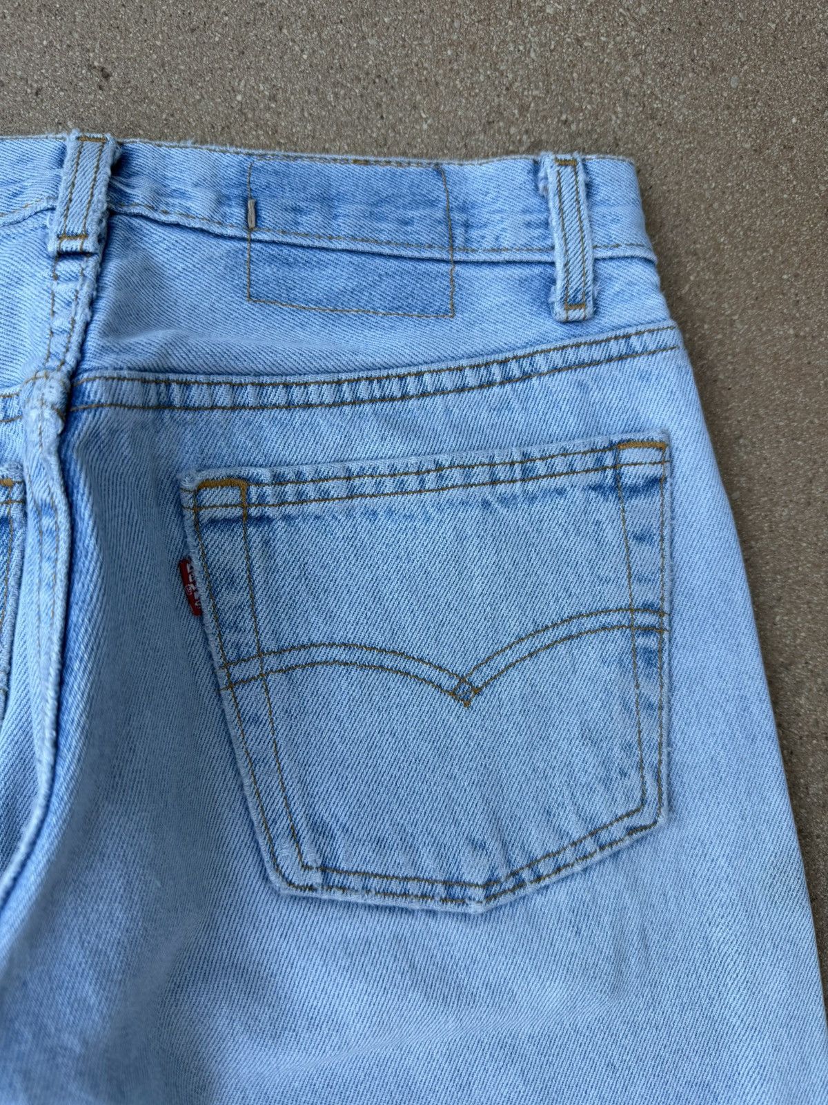 Levi's Vintage 80s Levi’s 501xx Buttonfly Faded Denim Jeans 28x30 Size US 28 / EU 44 - 8 Thumbnail