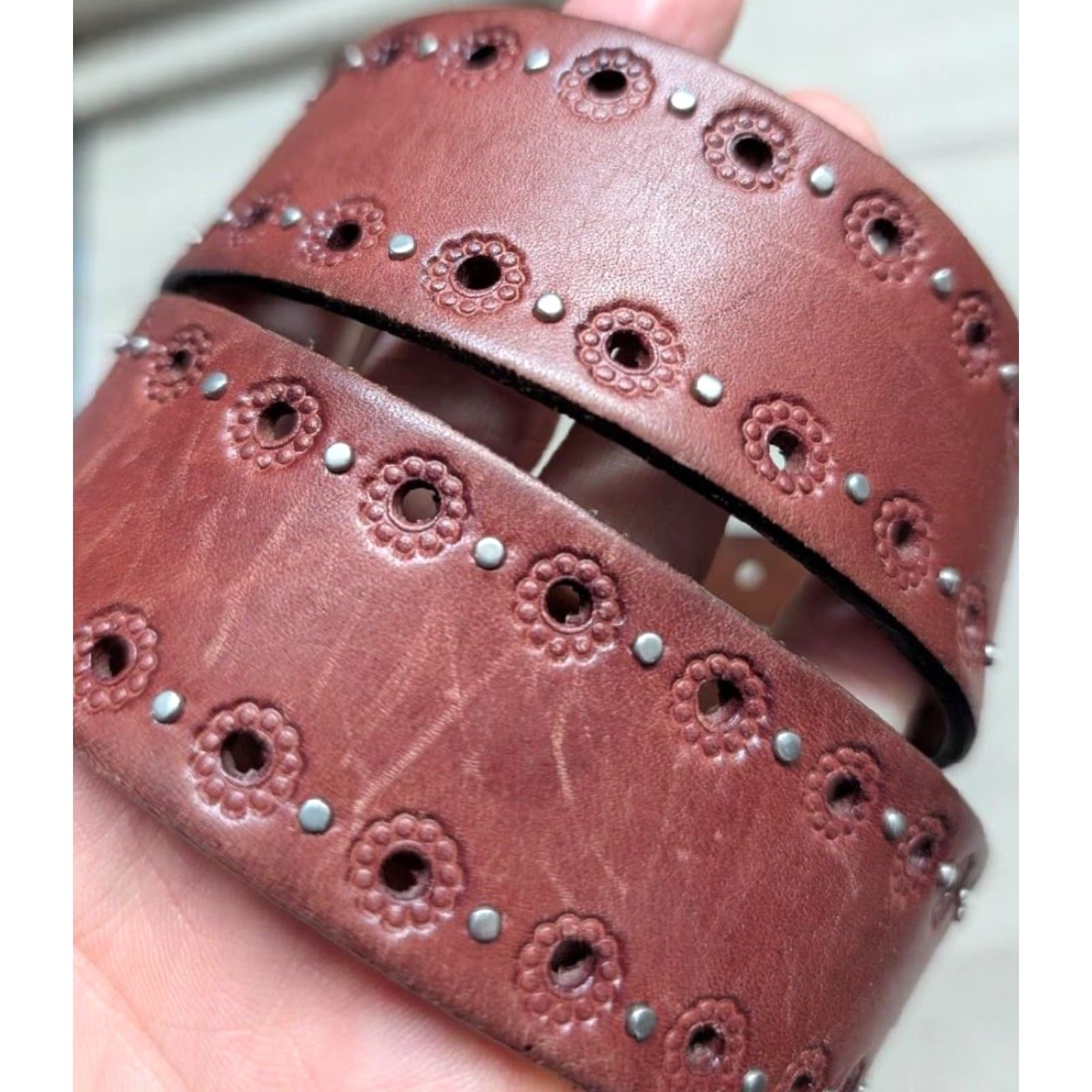 Fossil Fossil Belt Studded Brown Leather 34 Unisex Adults 34 Brown Studded Tooled Vintage Y2K 80s 90s Mens Womens Girls Boys Size 34 - 3 Thumbnail