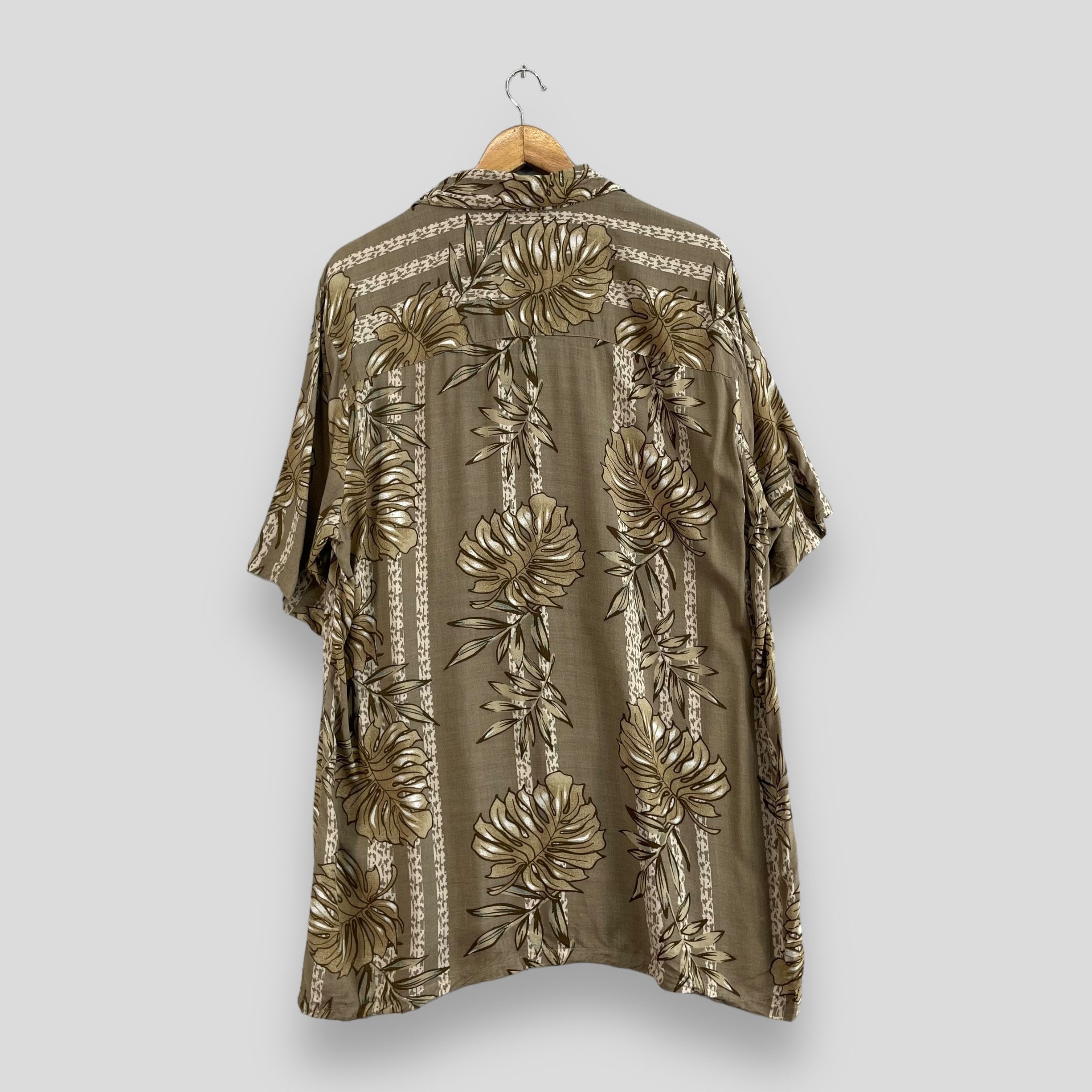 Japanese Brand × Vintage Vintage Hawaii Aloha Tropical Floral Motive Button Up Size US L / EU 52-54 / 3 - 6 Thumbnail