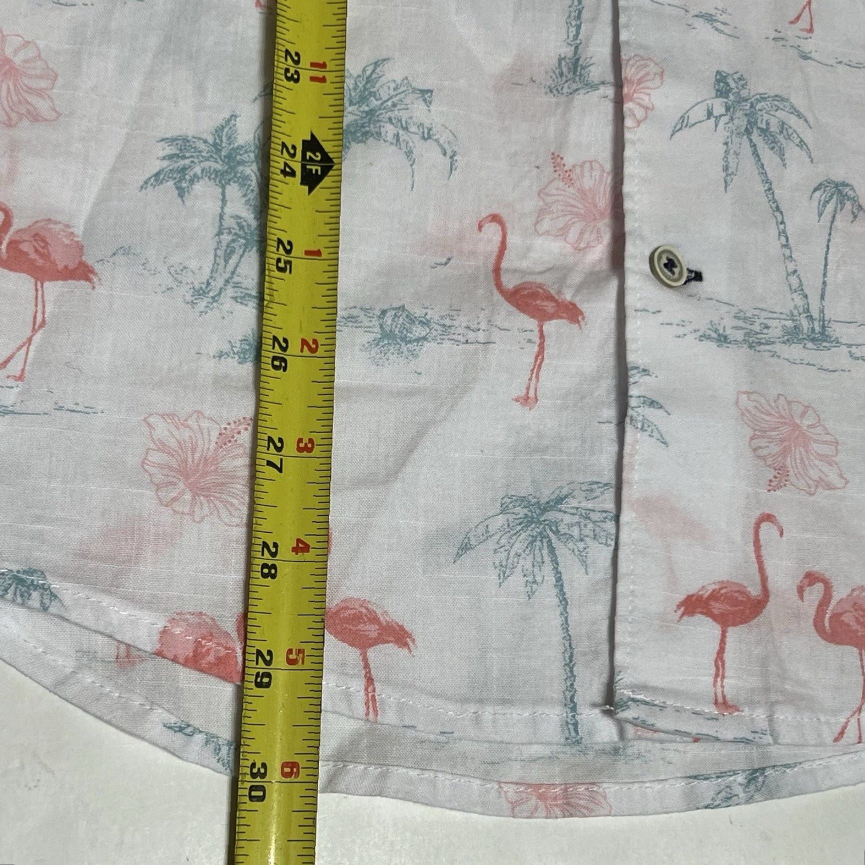 Izod Izod Saltwater Men's Small Hawaiian Shirt Dockside Chambray Flamingo Print NWT Size US S / EU 44-46 / 1 - 5 Thumbnail