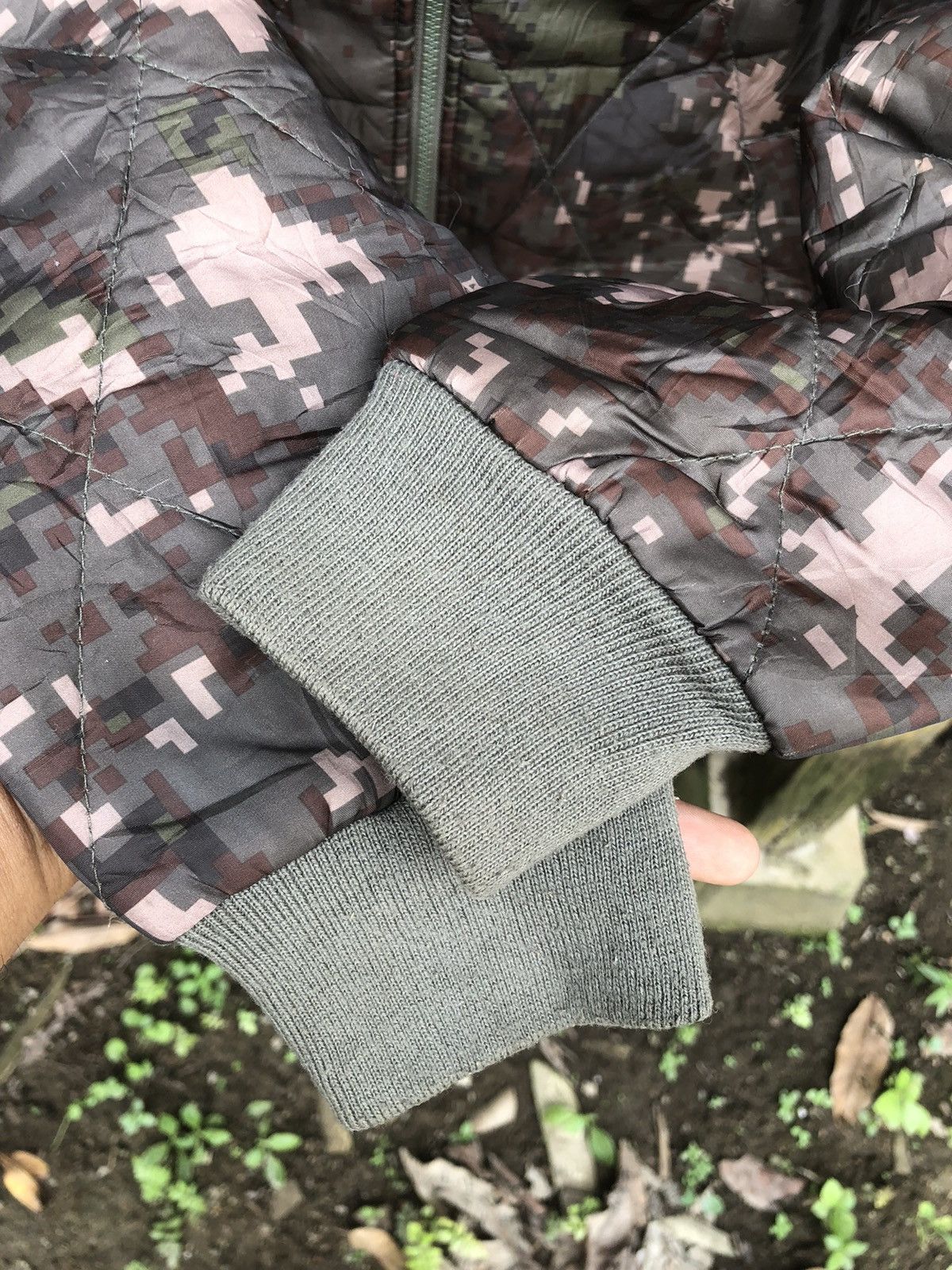 Japanese Brand × Vintage Vintage Hessed Camouflage Army Fullzipper Jacket Size US L / EU 52-54 / 3 - 7 Thumbnail