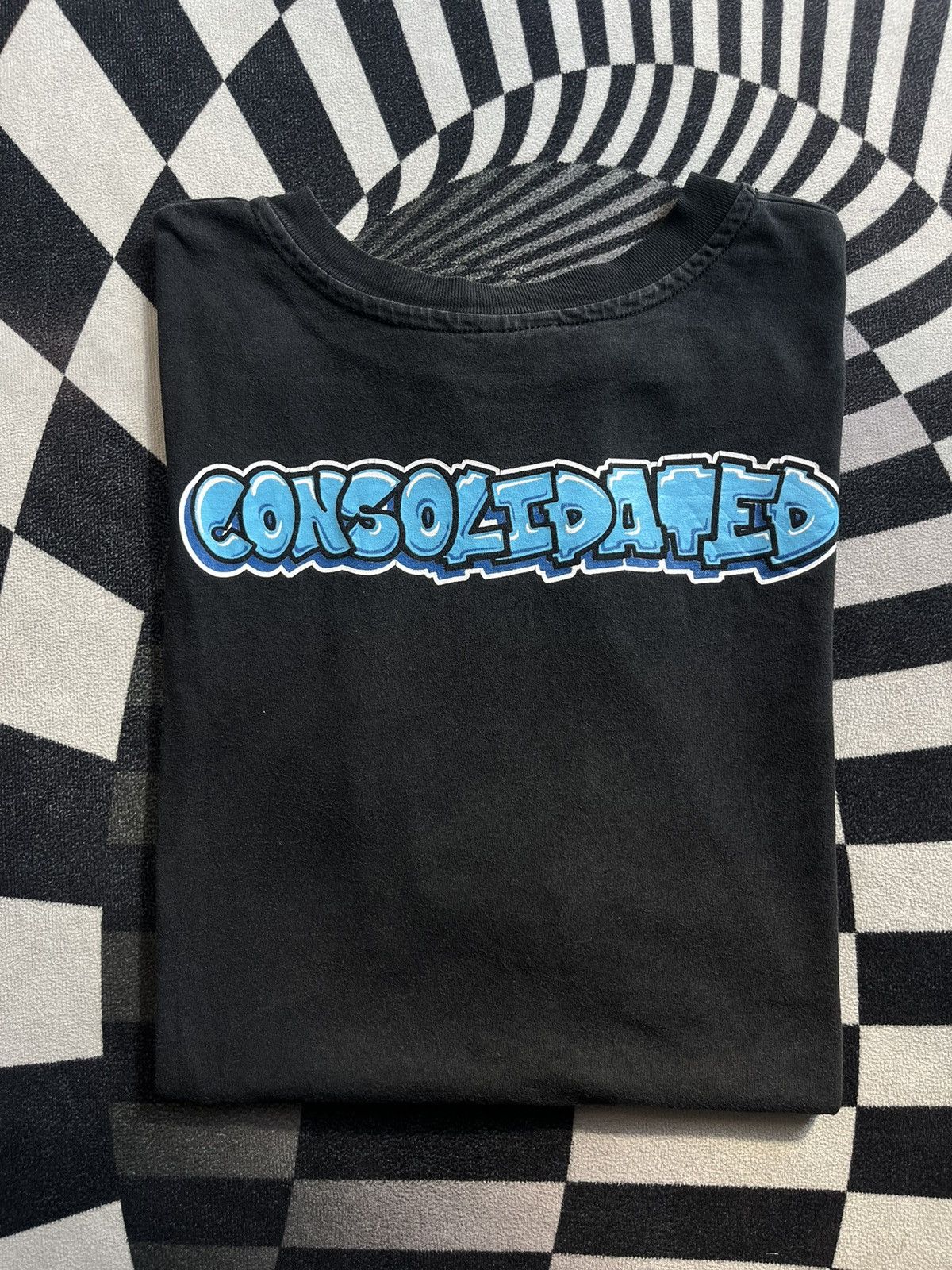 Vintage Vintage CONSOLIDATED Skateboard Brand 90’s Tshirt Size US XXL / EU 58 / 5 - 1 Thumbnail