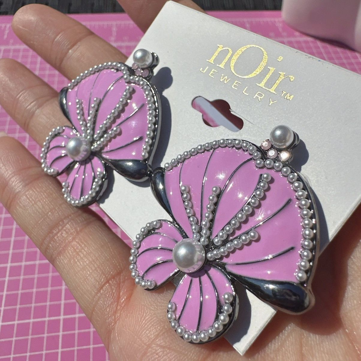 Designer nOir Jewelry Purple pink flower White pearls edge black Size ONE SIZE - 4 Thumbnail