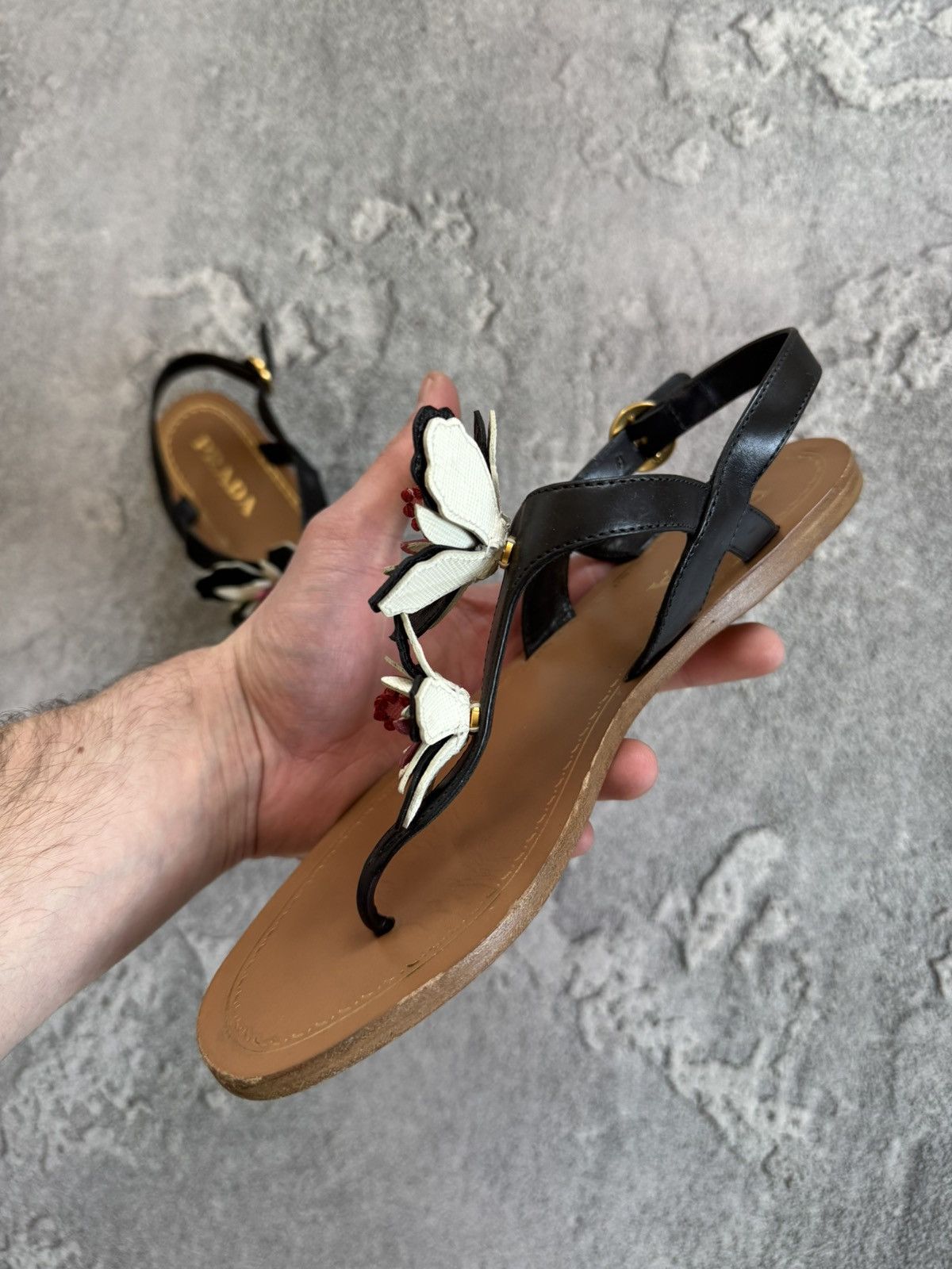 Designer × Prada Prada 37.5 sandals flip flops slippers slide leather strap Size US 7.5 / IT 37.5 - 13 Thumbnail