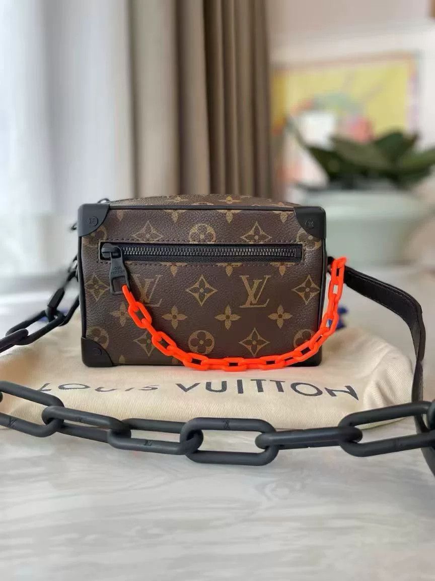 Louis Vuitton Pre-loved Bag Very good condition Size ONE SIZE - 1 Thumbnail