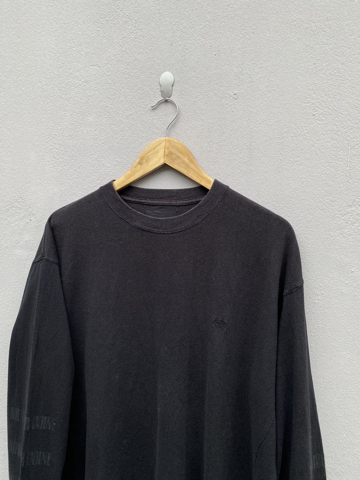Number (N)ine Number (N)ine Distressed Longsleeve Tshirt Size US S / EU 44-46 / 1 - 5 Thumbnail