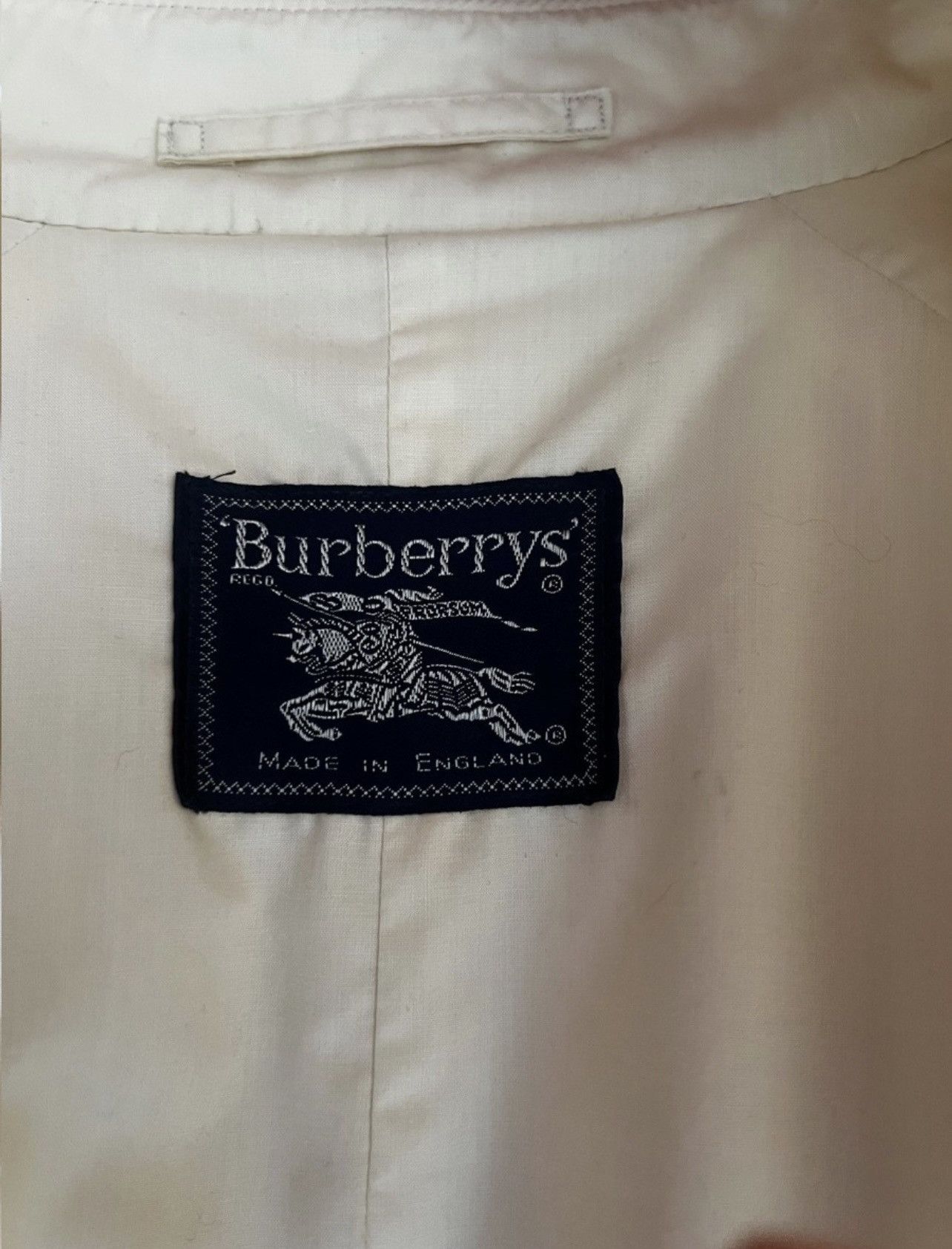 Burberry Burberry Burberrys Vintage Trench Coat Beige Belted L–XL Size US L / EU 52-54 / 3 - 10 Thumbnail