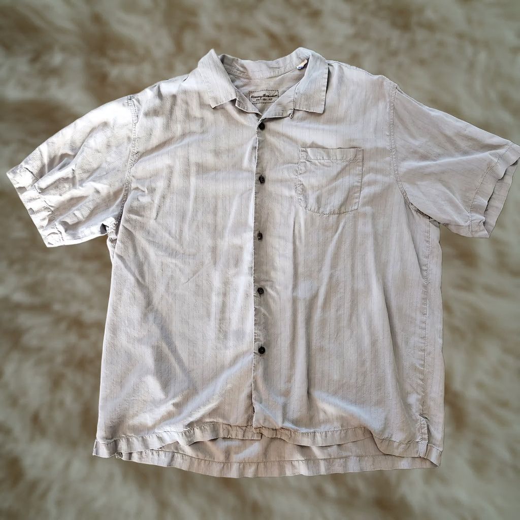Tommy Bahama Tommy Bahama Men’s Hawaiian Shirt Short Sleeve 100% Silk Gray XL Beach Boat Casual Button-Up Size US XL / EU 56 / 4 - 1 Thumbnail