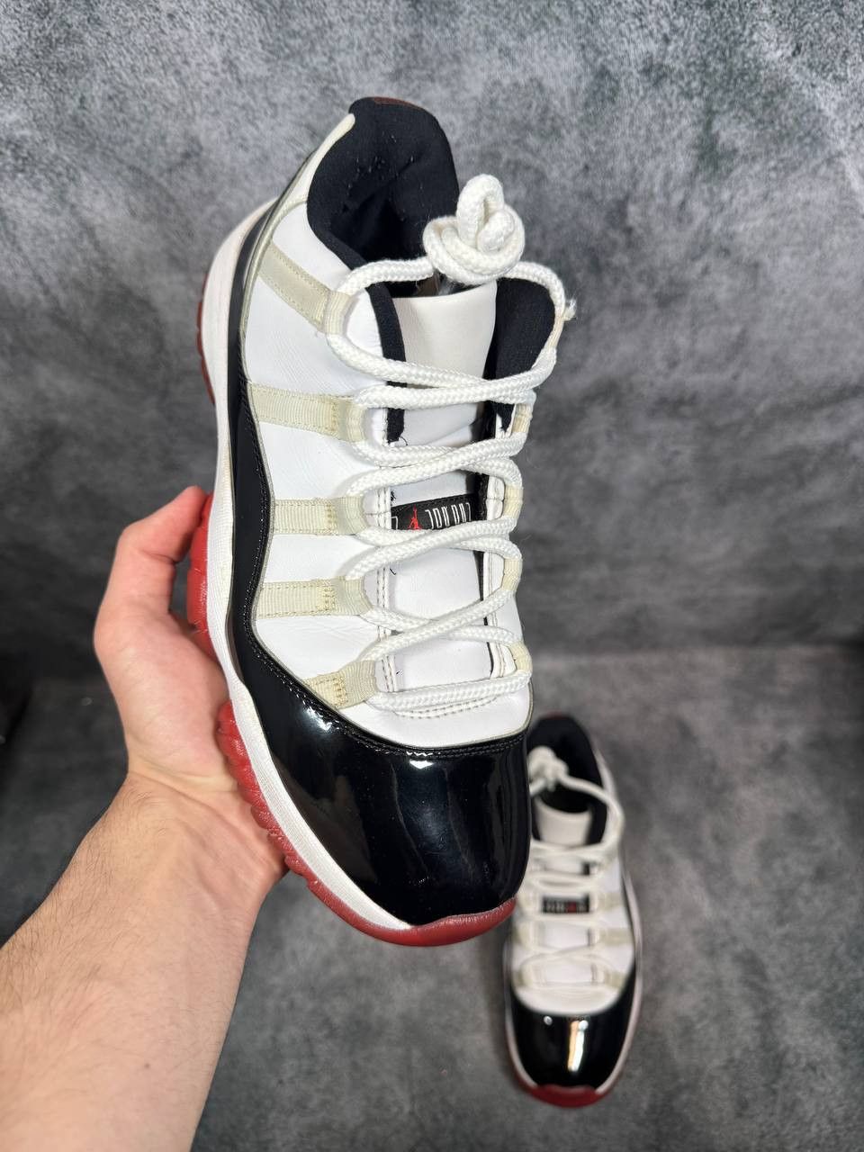 Jordan Brand Size 9 | Jordan 11 Concord Bred No Box | Pre-Owned Size US 9 / EU 42 - 1 Thumbnail