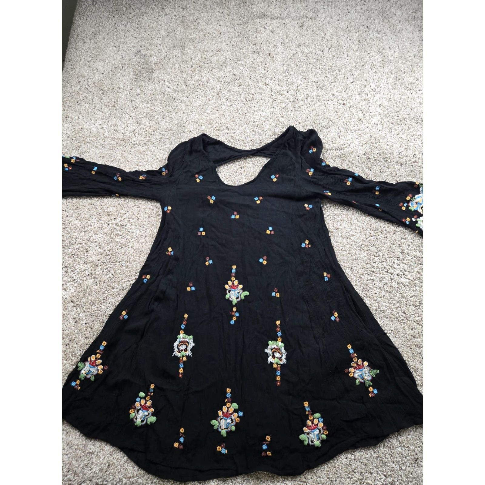 Free People VINTAGE Free People Oxford Shift Dress Small Black Embroidered Long Sleeve Floral Tunic Size S / US 4 / IT 40 - 4 Thumbnail