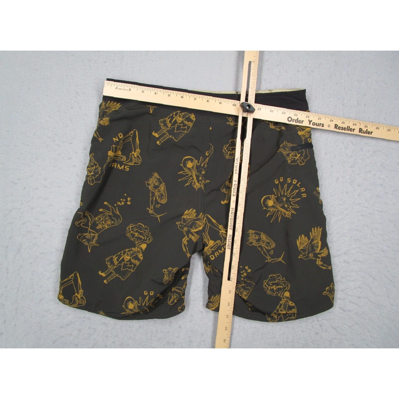 Patagonia Patagonia Shorts Mens 34 Black Wavefarer AOP Go Solar Trunks Beach Swim Size US 34 / EU 50 - 7 Thumbnail