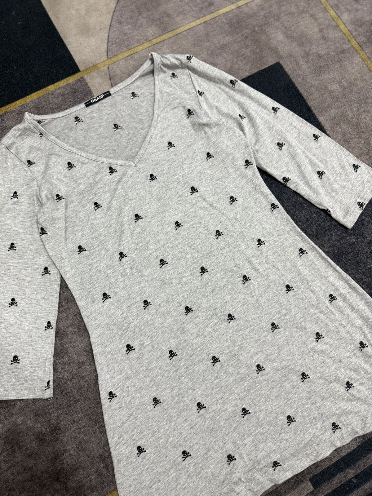 Hysteric Glamour GRASP SKULL ART LONG SLEEVE Size L / US 10 / IT 46 - 2 Thumbnail