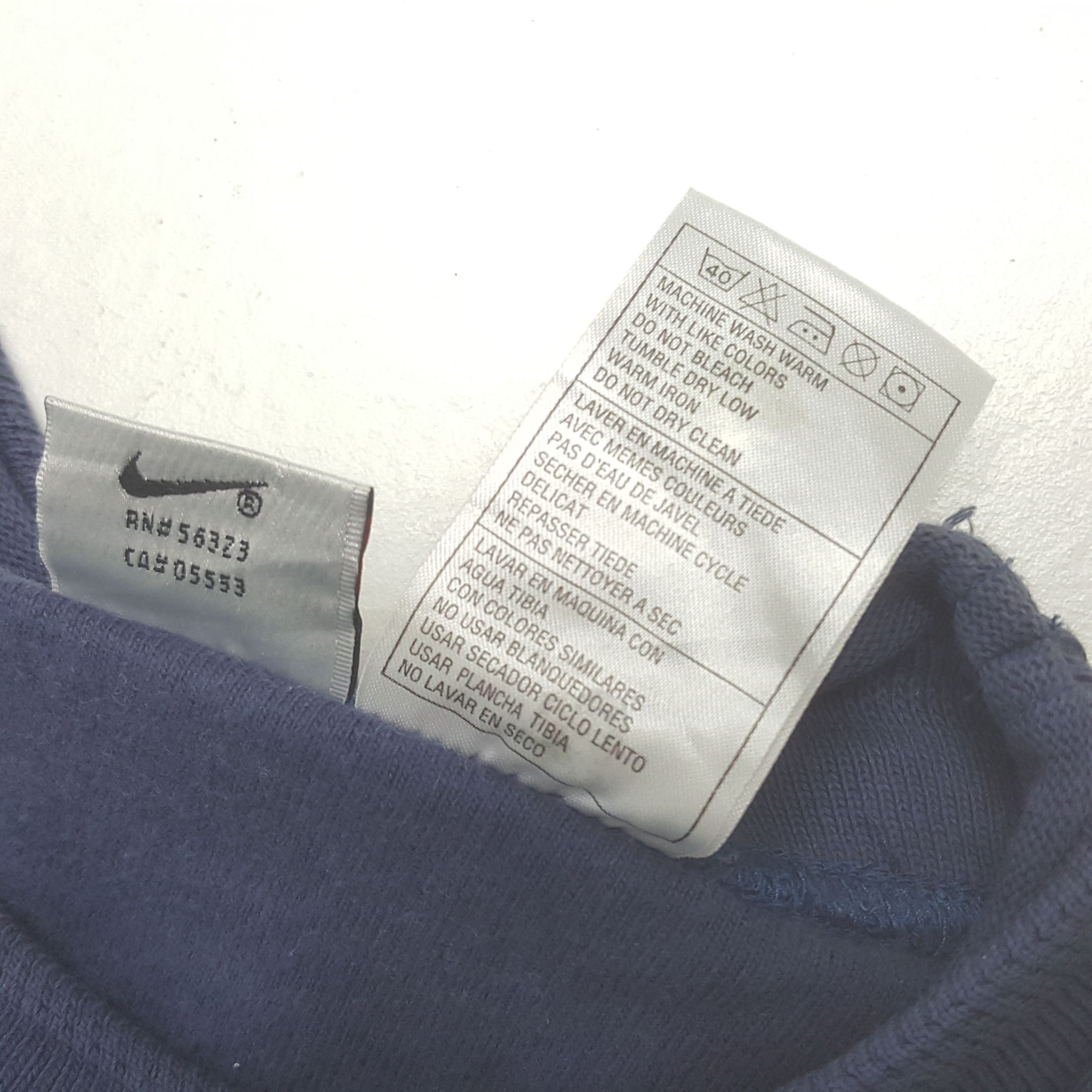Nike Vintage Nike Air Embroidery Sports Style Sweatshirt C313N6 Size US L / EU 52-54 / 3 - 7 Thumbnail