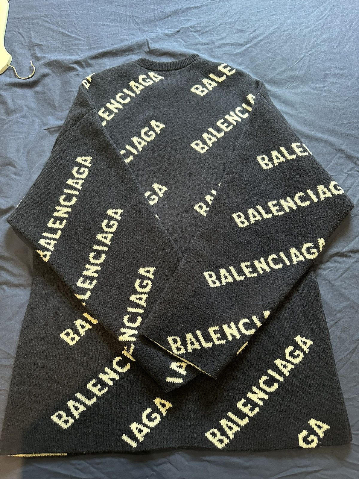 Balenciaga Balenciage logo sweater Size US S / EU 44-46 / 1 - 2 Thumbnail