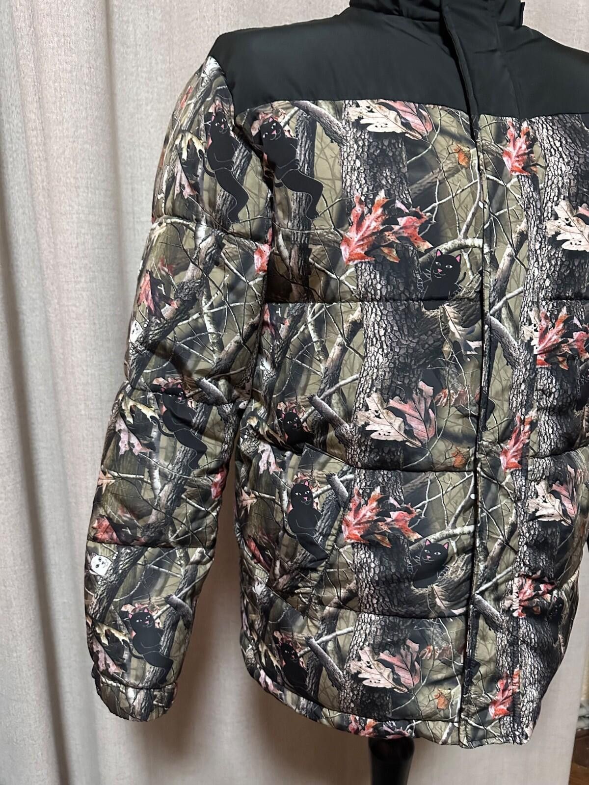 RIPNDIP RIP N DIP NERM AND JERM TREE CAMO PUFFER MULTI Sz S Size US S / EU 44-46 / 1 - 3 Thumbnail
