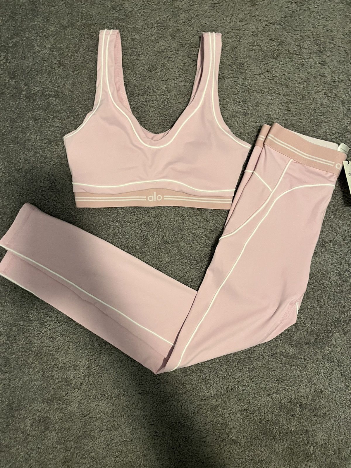Alo Yoga Alo set Size S / US 4 / IT 40 - 2 Thumbnail