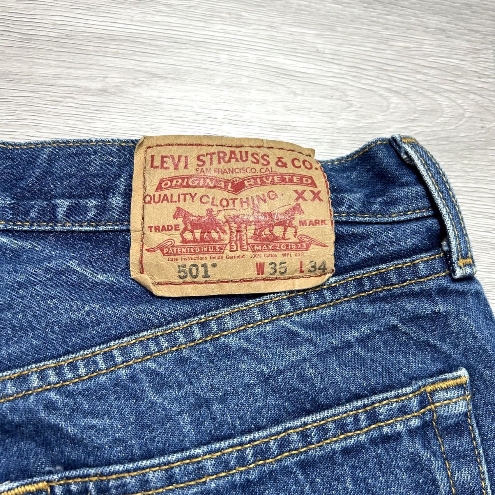 Levi's VINTAGE Levi's 501 Jeans Mens 33x30 Blue Denim Straight Button Fly Regular Fit 100% Cotton 5-Pocket Size US 33 - 6 Thumbnail