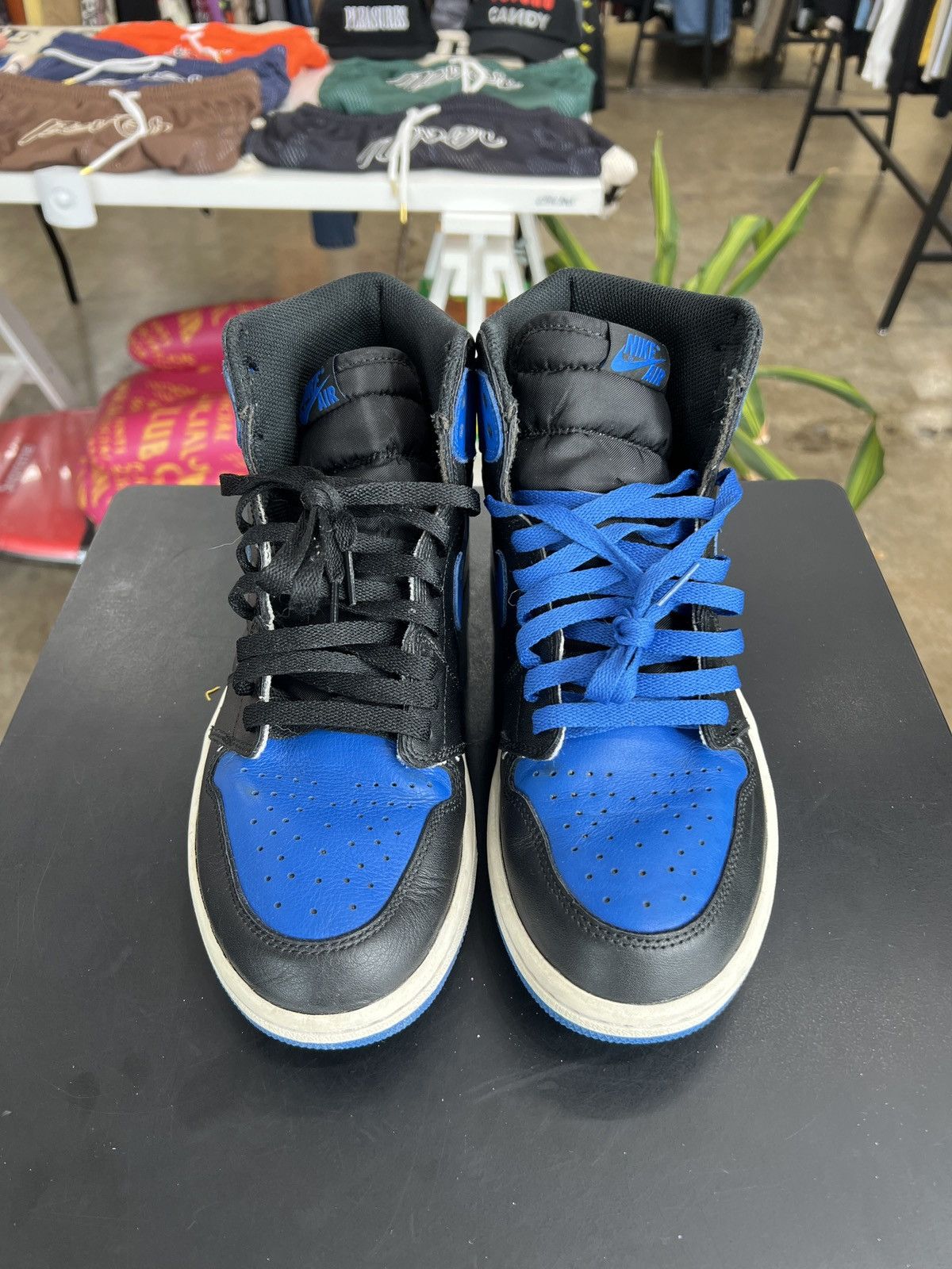 Jordan Brand × Nike Air Jordan 1 Royal Sz. 10 (2017) Size US 10 / EU 43 - 2 Thumbnail