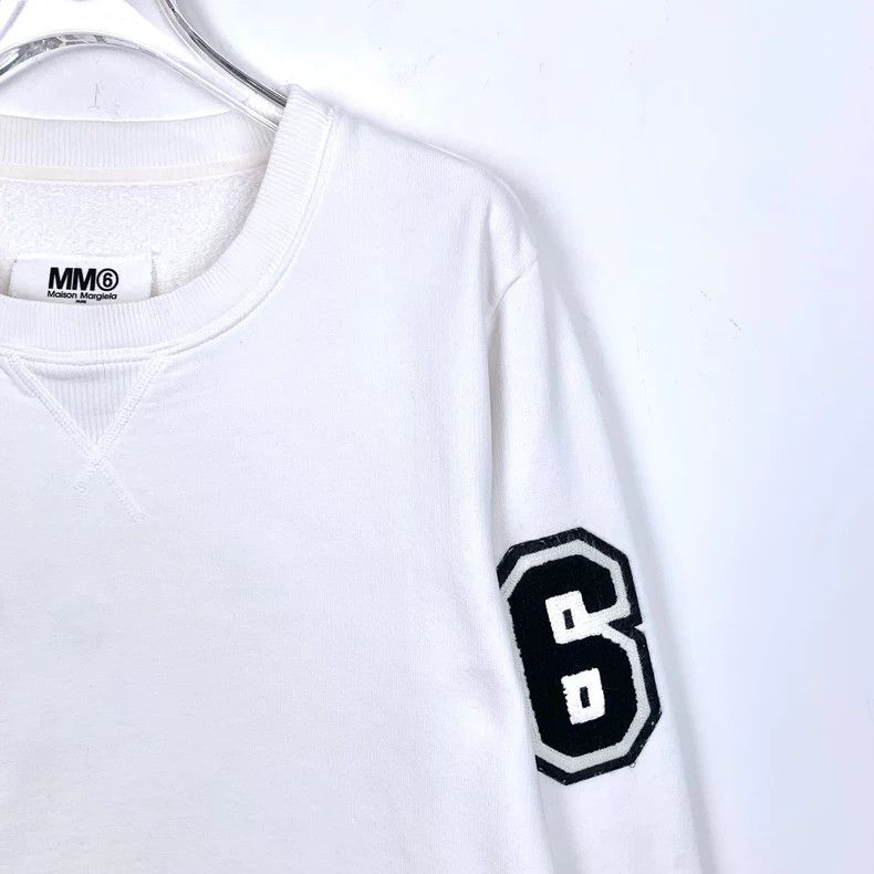 Maison Margiela Maison Margiela White alphanumeric embroidered cotton round Size US S / EU 44-46 / 1 - 3 Thumbnail