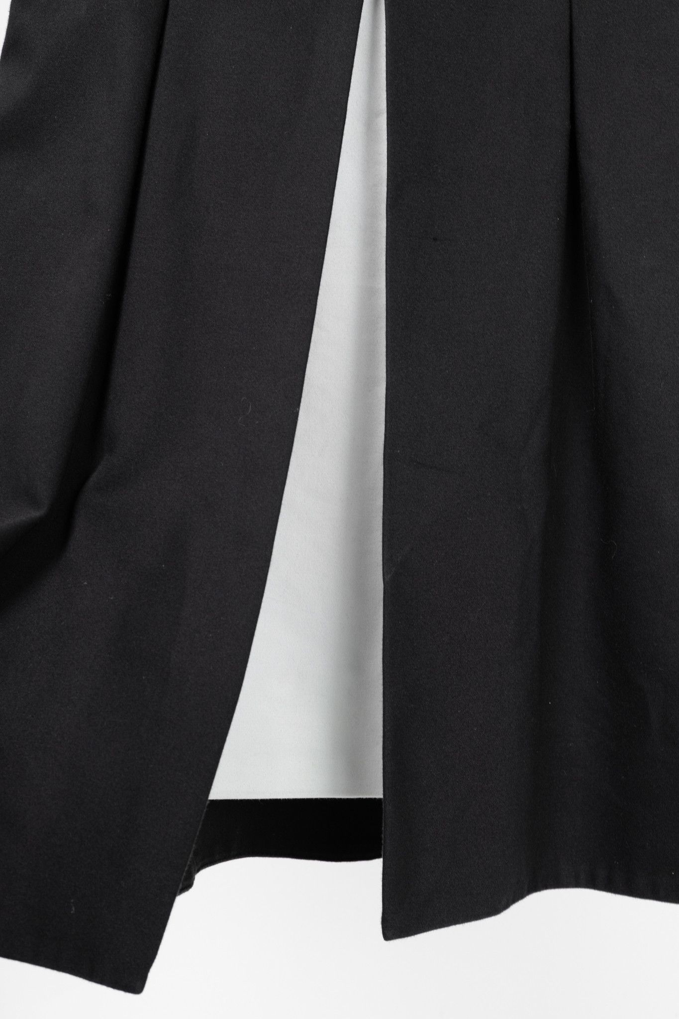 Alice + Olivia Alice + Olivia Bria Black & White Pleated Slit-Front Dress Size XS / US 0-2 / IT 36-38 - 7 Thumbnail
